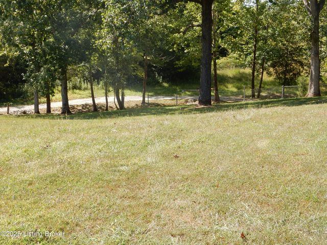 2221 Mt Carmel Church Rd, Lebanon Junction, KY 40150