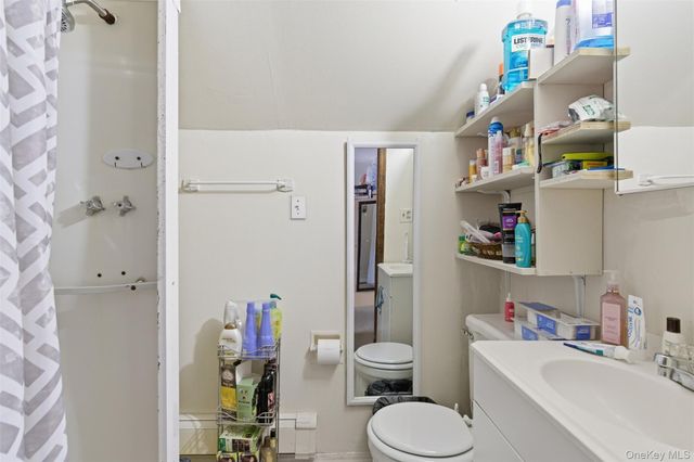 7 Cheshire Street, Huntington Station, NY 11746