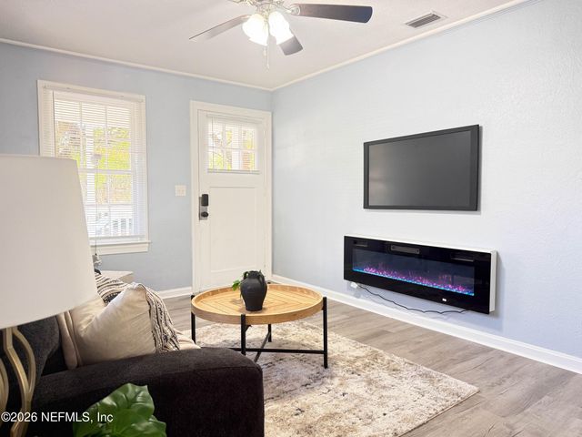 231 E 48TH Street, Jacksonville, FL 32208