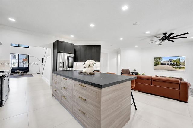 13076 NW 14th St, Pembroke Pines, FL 33028