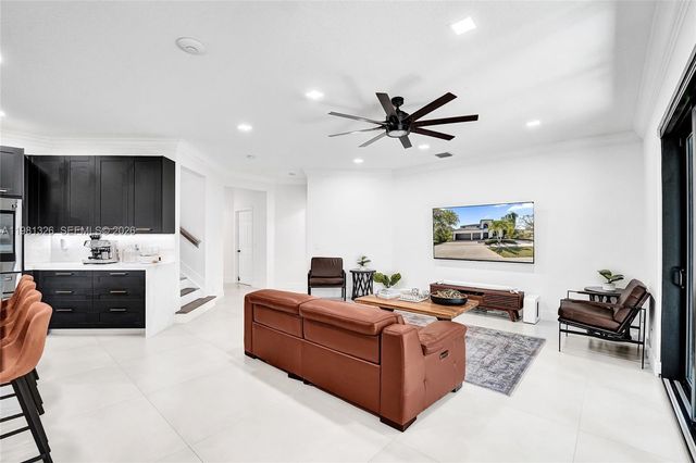 13076 NW 14th St, Pembroke Pines, FL 33028