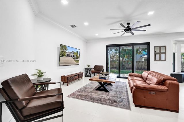 13076 NW 14th St, Pembroke Pines, FL 33028