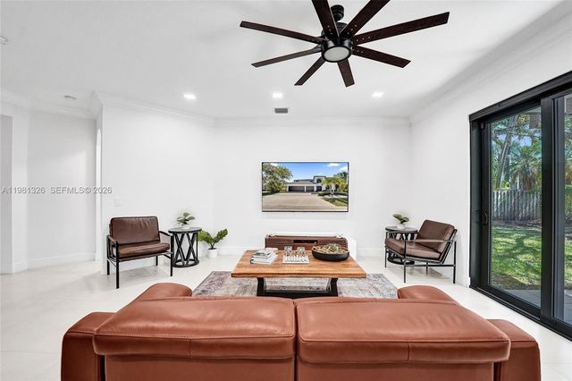 13076 NW 14th St, Pembroke Pines, FL 33028