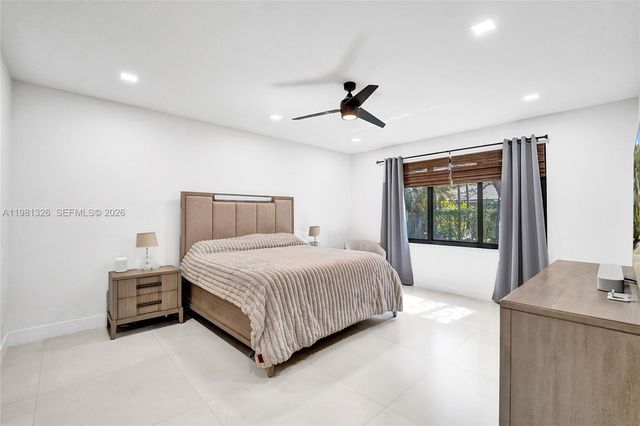 13076 NW 14th St, Pembroke Pines, FL 33028