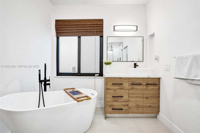 13076 NW 14th St, Pembroke Pines, FL 33028