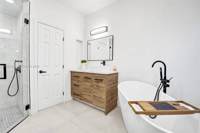 13076 NW 14th St, Pembroke Pines, FL 33028