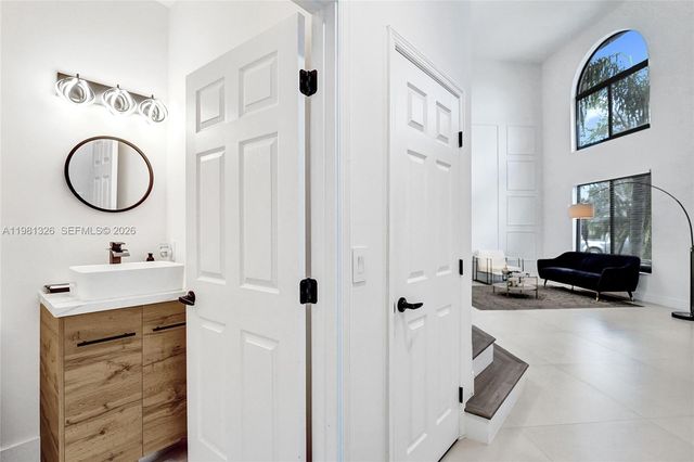 13076 NW 14th St, Pembroke Pines, FL 33028