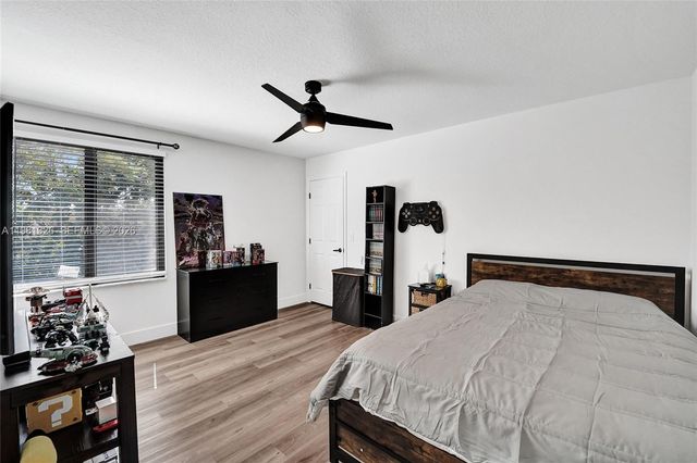 13076 NW 14th St, Pembroke Pines, FL 33028