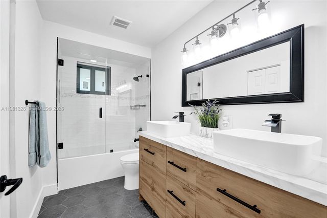 13076 NW 14th St, Pembroke Pines, FL 33028