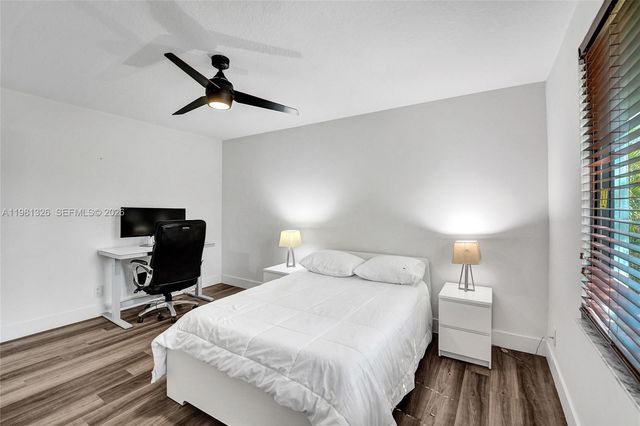 13076 NW 14th St, Pembroke Pines, FL 33028