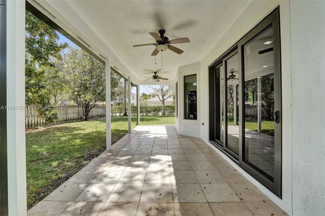 13076 NW 14th St, Pembroke Pines, FL 33028