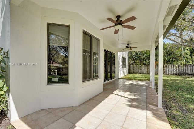 13076 NW 14th St, Pembroke Pines, FL 33028