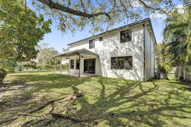 13076 NW 14th St, Pembroke Pines, FL 33028