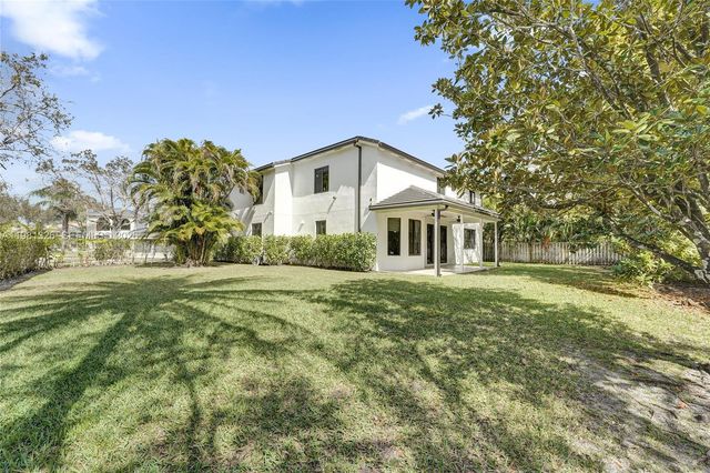 13076 NW 14th St, Pembroke Pines, FL 33028