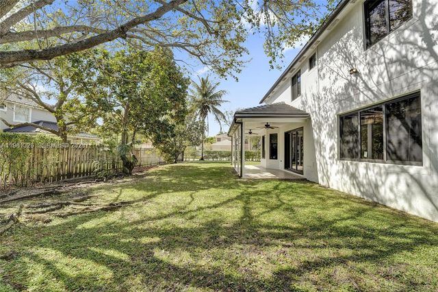 13076 NW 14th St, Pembroke Pines, FL 33028