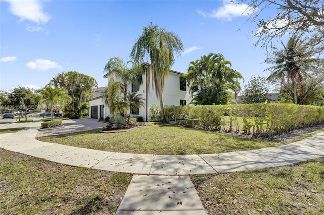 13076 NW 14th St, Pembroke Pines, FL 33028