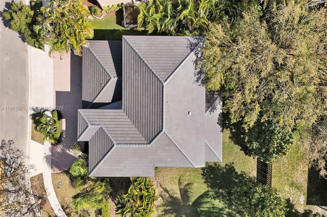 13076 NW 14th St, Pembroke Pines, FL 33028