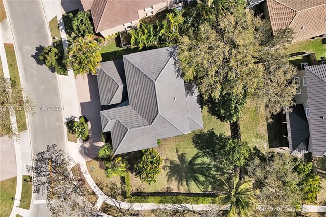 13076 NW 14th St, Pembroke Pines, FL 33028