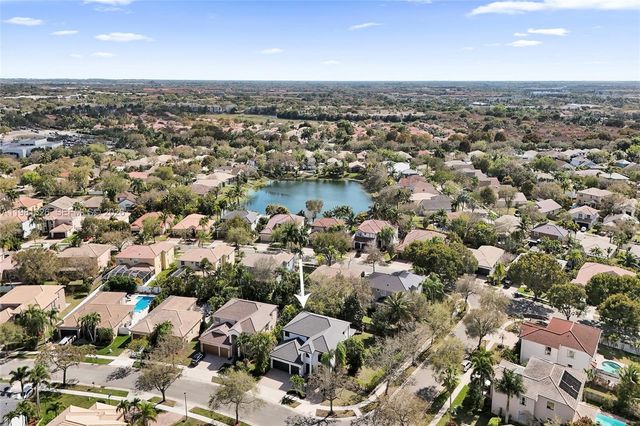 13076 NW 14th St, Pembroke Pines, FL 33028