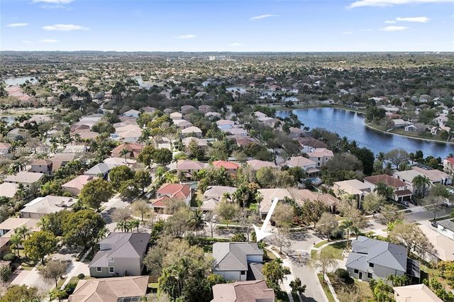 13076 NW 14th St, Pembroke Pines, FL 33028