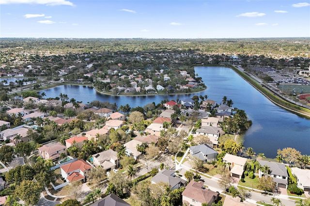 13076 NW 14th St, Pembroke Pines, FL 33028