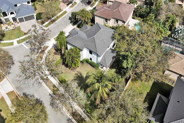 13076 NW 14th St, Pembroke Pines, FL 33028