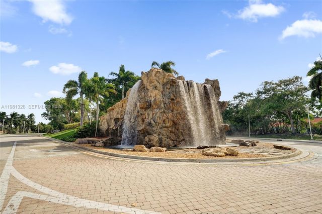 13076 NW 14th St, Pembroke Pines, FL 33028