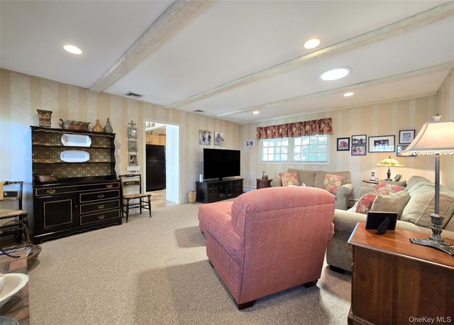 3 Memory Way, Stony Brook, NY 11790