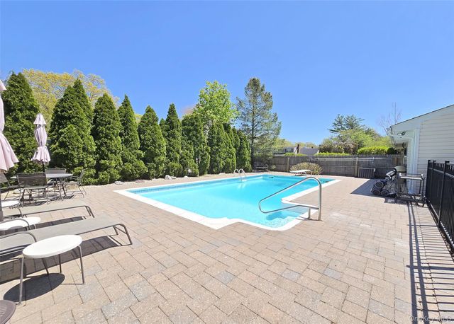 3 Memory Way, Stony Brook, NY 11790