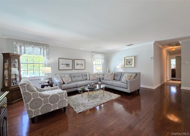 3 Memory Way, Stony Brook, NY 11790