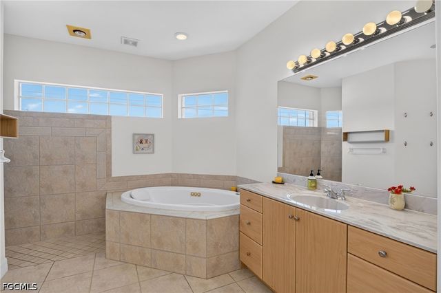 1012 SW 39th TER, Cape Coral, FL 33914