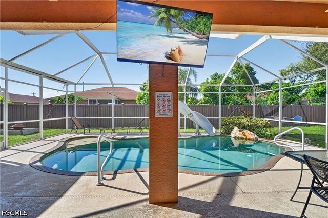 1012 SW 39th TER, Cape Coral, FL 33914