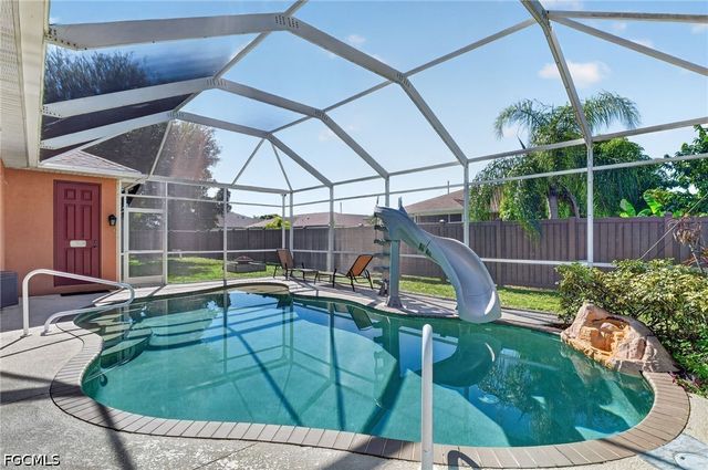 1012 SW 39th TER, Cape Coral, FL 33914