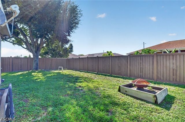 1012 SW 39th TER, Cape Coral, FL 33914