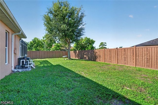 1012 SW 39th TER, Cape Coral, FL 33914