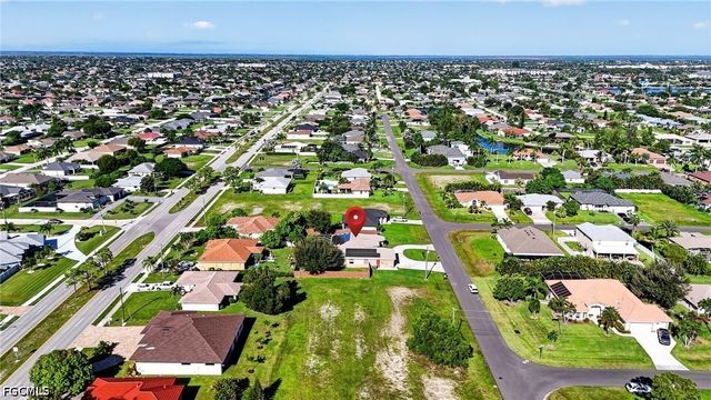 1012 SW 39th TER, Cape Coral, FL 33914