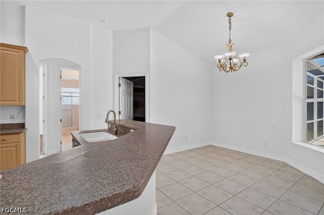 1012 SW 39th TER, Cape Coral, FL 33914