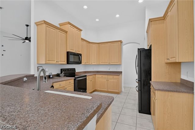 1012 SW 39th TER, Cape Coral, FL 33914