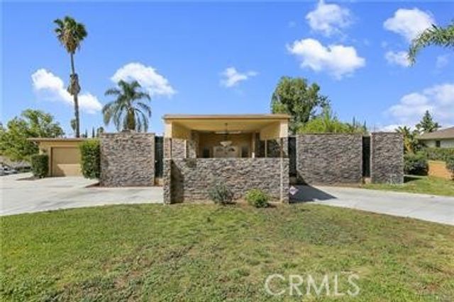 1156 Lyndhurst, Riverside, CA 92507