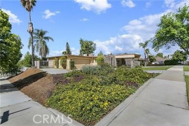 1156 Lyndhurst, Riverside, CA 92507