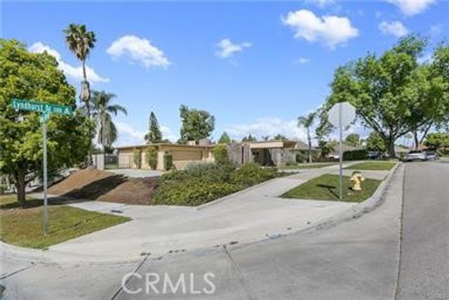 1156 Lyndhurst, Riverside, CA 92507