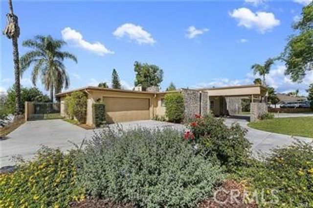 1156 Lyndhurst, Riverside, CA 92507