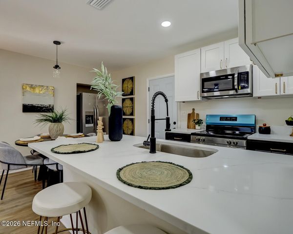 5744 BLACKTHORN Road, Jacksonville, FL 32244