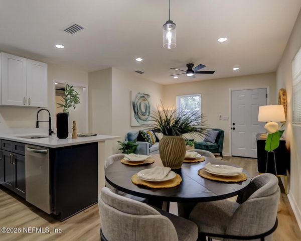 5744 BLACKTHORN Road, Jacksonville, FL 32244