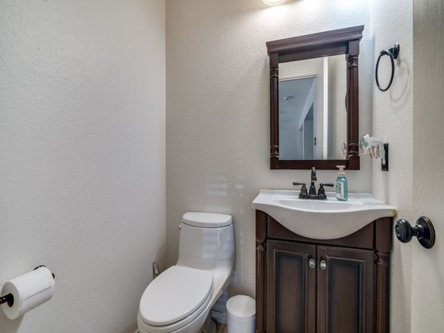 8605 Treasure Cove, Rowlett, TX 75089