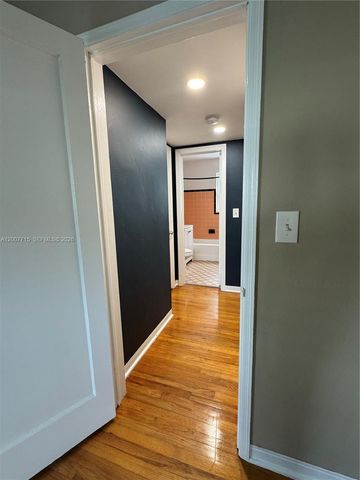 725 NE 91st St 1D, Miami Shores, FL 33138