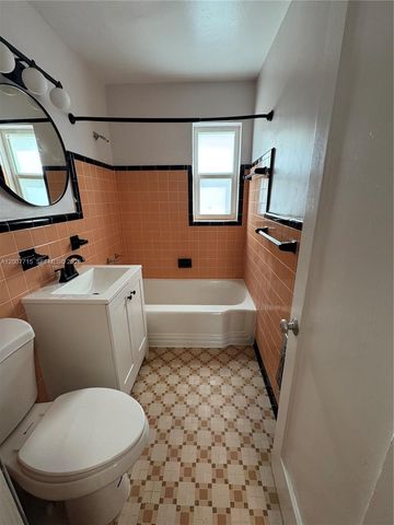 725 NE 91st St 1D, Miami Shores, FL 33138