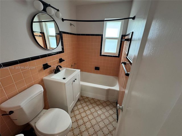 725 NE 91st St 1D, Miami Shores, FL 33138