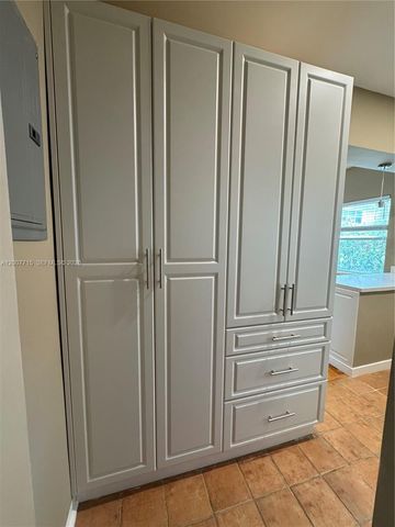 725 NE 91st St 1D, Miami Shores, FL 33138