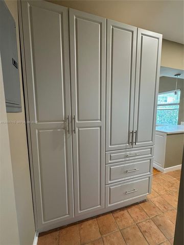 725 NE 91st St 1D, Miami Shores, FL 33138